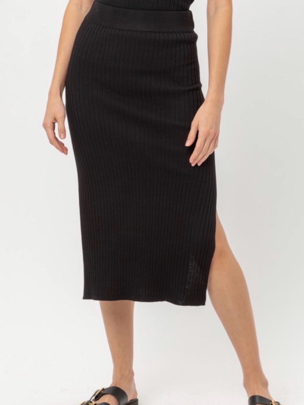 Effortless Euro Minimal Black Ribbed Stretch Midi Skirt with Side Slits